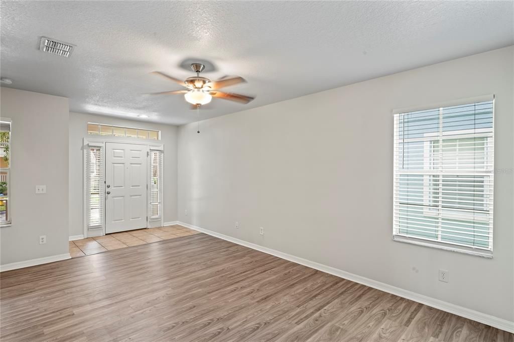 Active With Contract: $399,900 (4 beds, 2 baths, 1625 Square Feet)