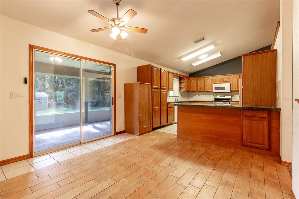 For Rent: $2,250 (3 beds, 3 baths, 2236 Square Feet)