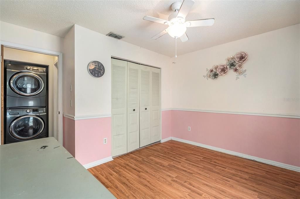 For Sale: $169,900 (2 beds, 2 baths, 1025 Square Feet)