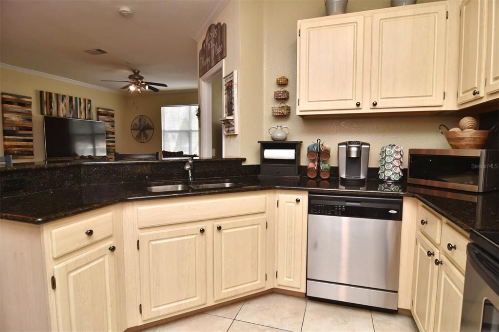 For Sale: $289,000 (2 beds, 2 baths, 1280 Square Feet)