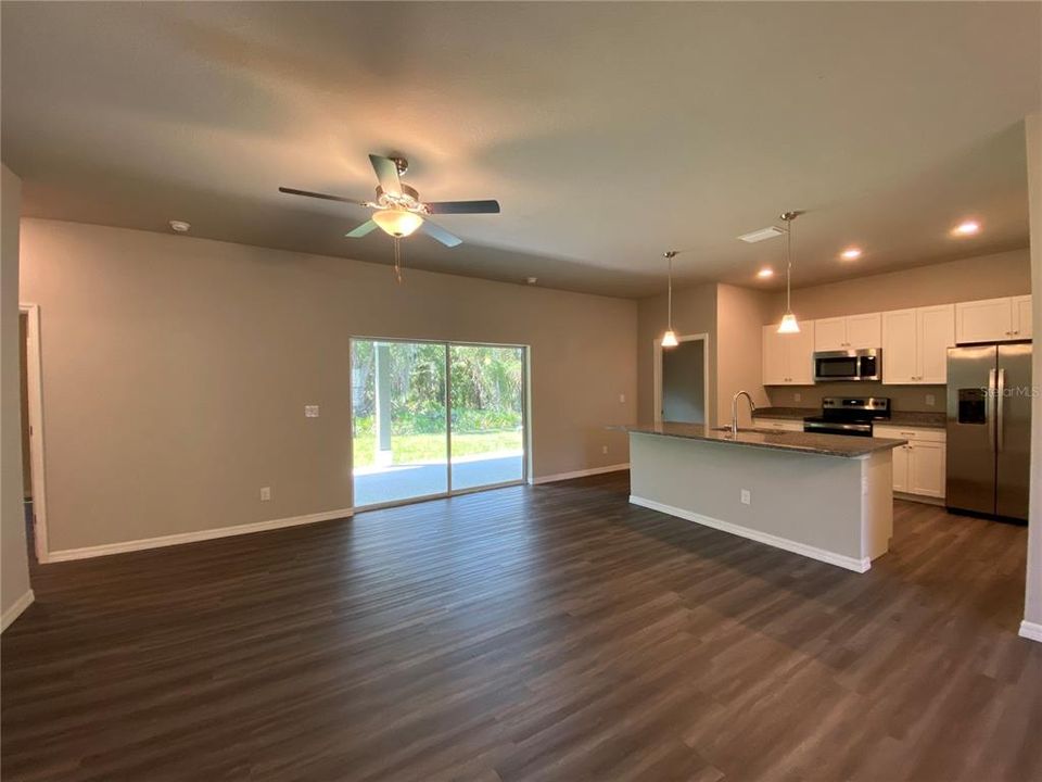 Active With Contract: $1,850 (3 beds, 2 baths, 1574 Square Feet)