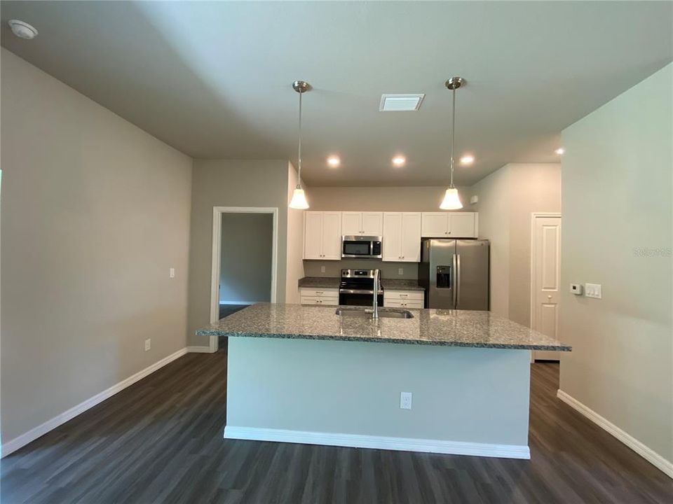 Active With Contract: $1,850 (3 beds, 2 baths, 1574 Square Feet)