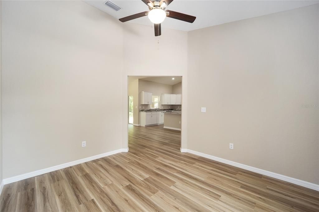 Active With Contract: $319,900 (3 beds, 2 baths, 1766 Square Feet)