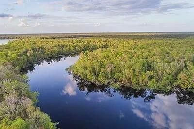 На продажу: $17,000 (1.01 acres)