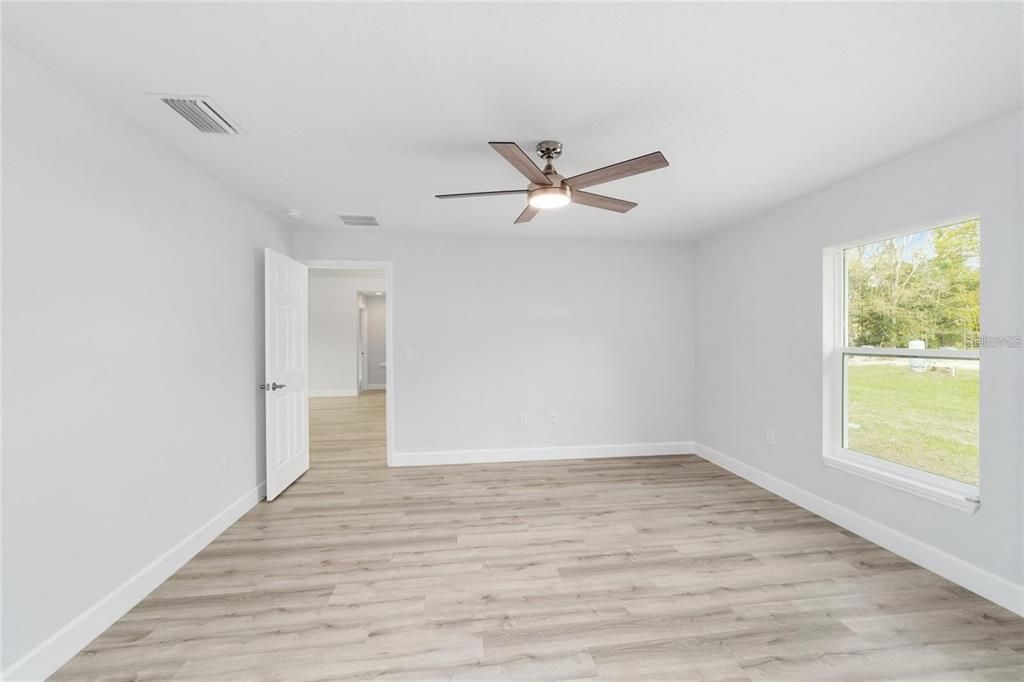 Active With Contract: $250,000 (3 beds, 2 baths, 1267 Square Feet)