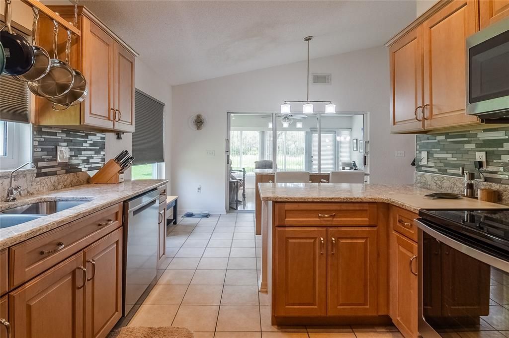 Kitchen w/Quartz Countertops