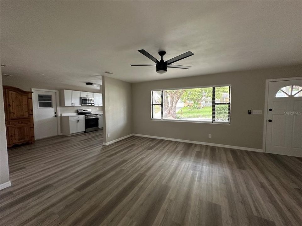 For Rent: $1,950 (3 beds, 2 baths, 1466 Square Feet)