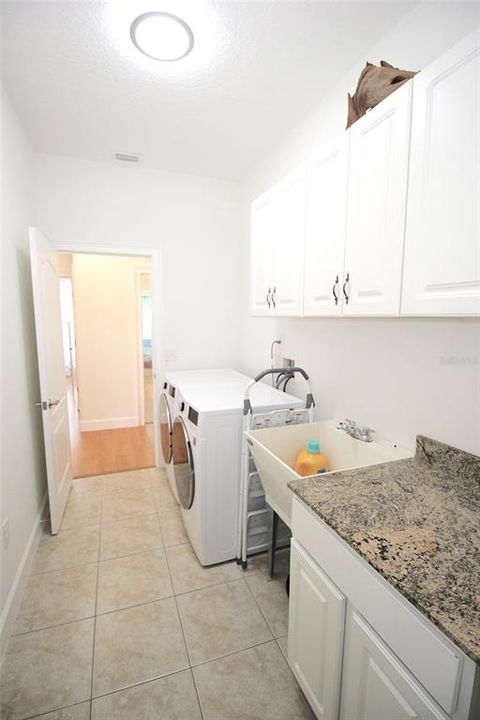 For Rent: $3,100 (3 beds, 2 baths, 2290 Square Feet)