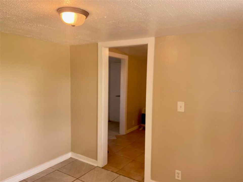 For Rent: $1,200 (2 beds, 1 baths, 627 Square Feet)