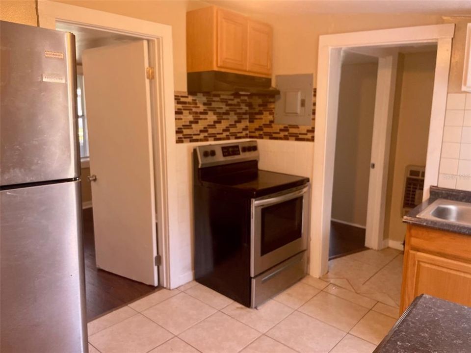 For Rent: $1,200 (2 beds, 1 baths, 627 Square Feet)