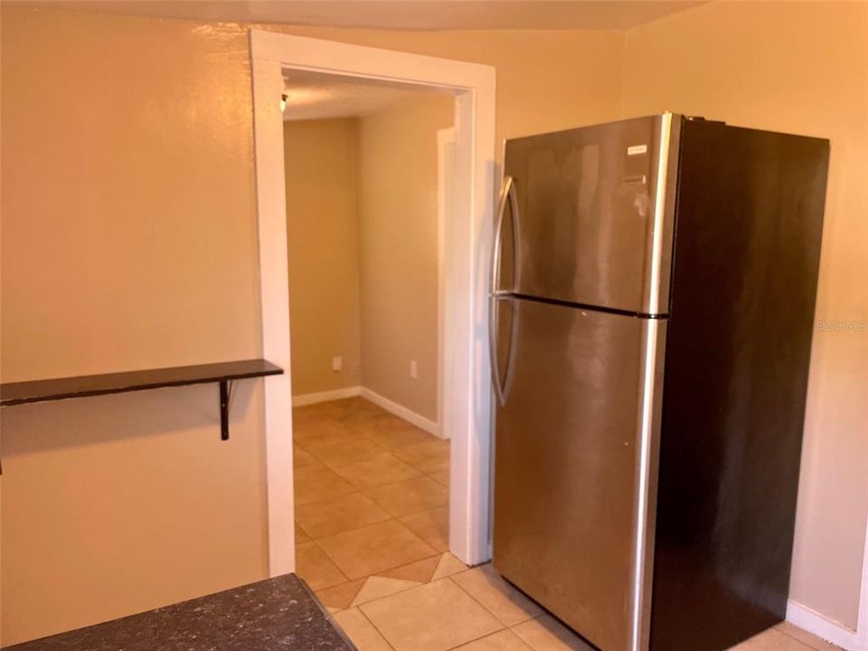 For Rent: $1,200 (2 beds, 1 baths, 627 Square Feet)