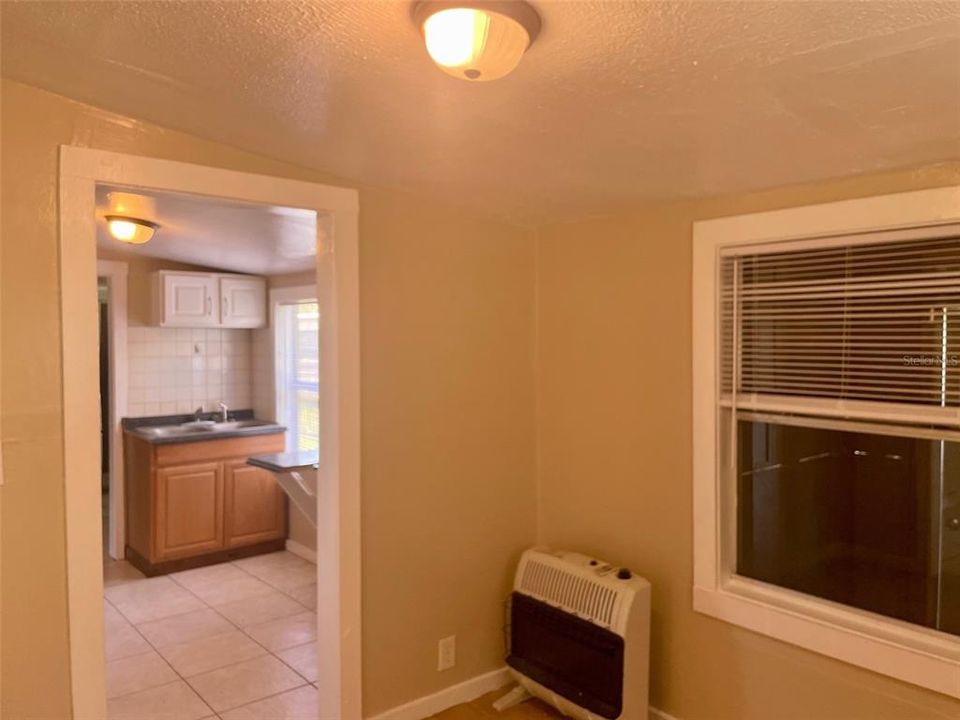 For Rent: $1,200 (2 beds, 1 baths, 627 Square Feet)