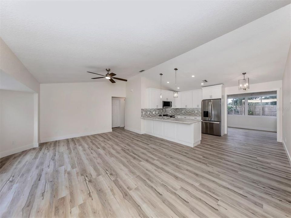 Active With Contract: $429,900 (3 beds, 2 baths, 1829 Square Feet)