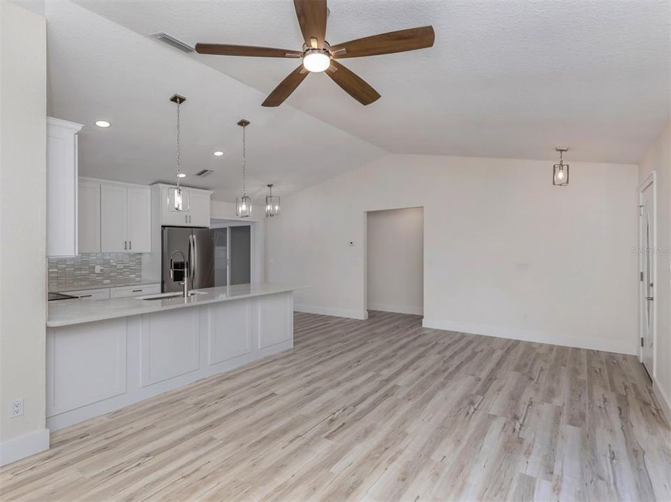 Active With Contract: $429,900 (3 beds, 2 baths, 1829 Square Feet)