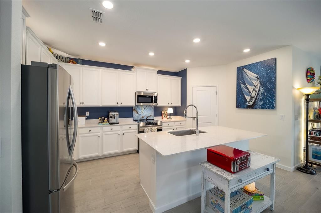 Active With Contract: $348,000 (4 beds, 3 baths, 2039 Square Feet)