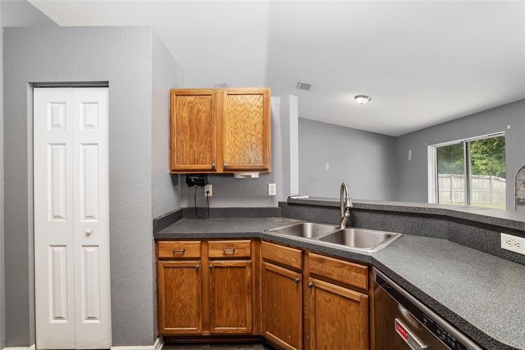 For Sale: $289,900 (3 beds, 2 baths, 1362 Square Feet)