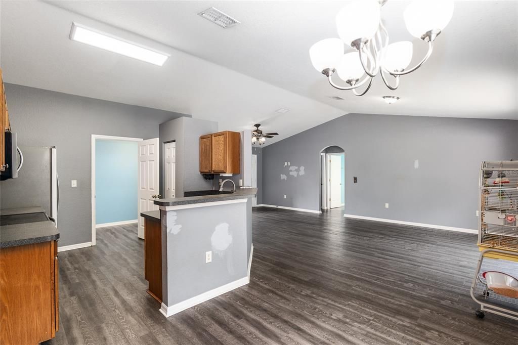 For Sale: $289,900 (3 beds, 2 baths, 1362 Square Feet)