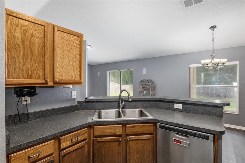 For Sale: $289,900 (3 beds, 2 baths, 1362 Square Feet)