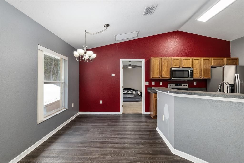 For Sale: $289,900 (3 beds, 2 baths, 1362 Square Feet)