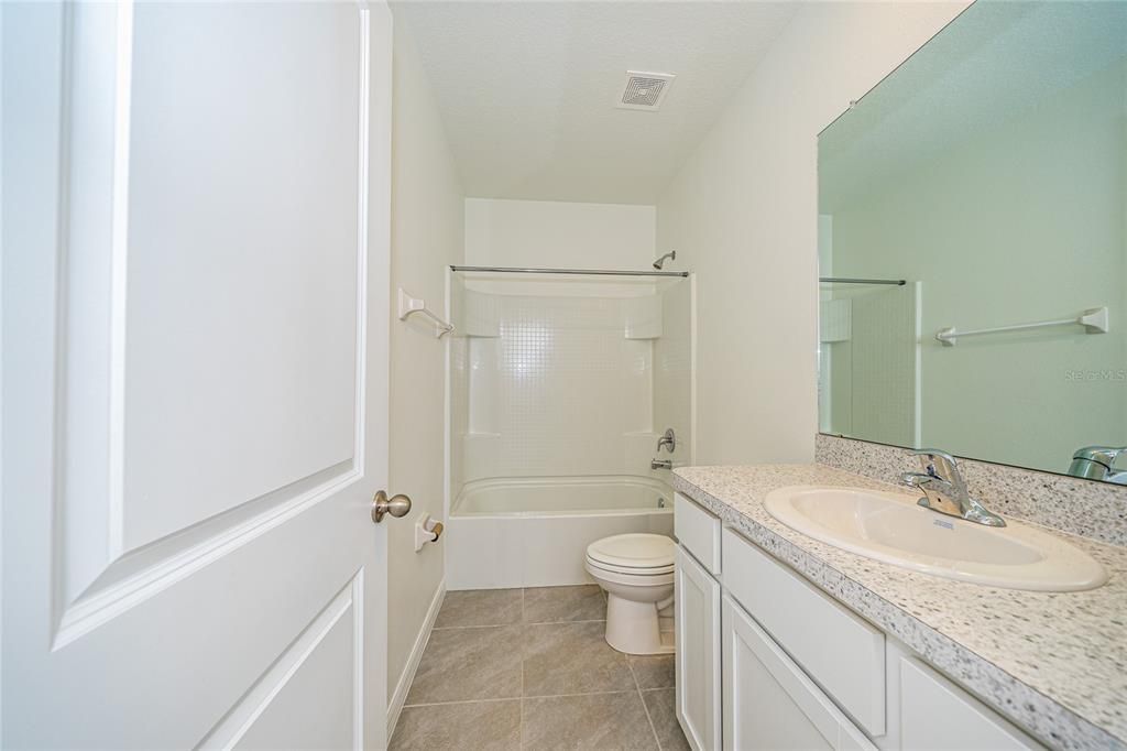 For Sale: $327,400 (3 beds, 2 baths, 1673 Square Feet)