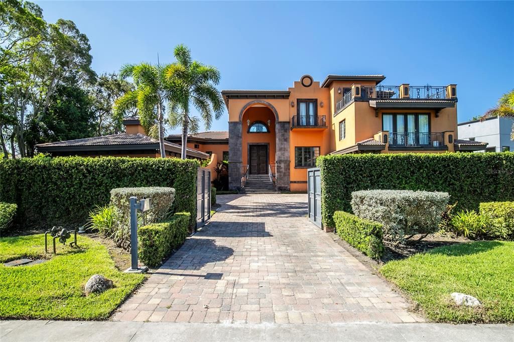 For Sale: $4,995,000 (4 beds, 4 baths, 5160 Square Feet)