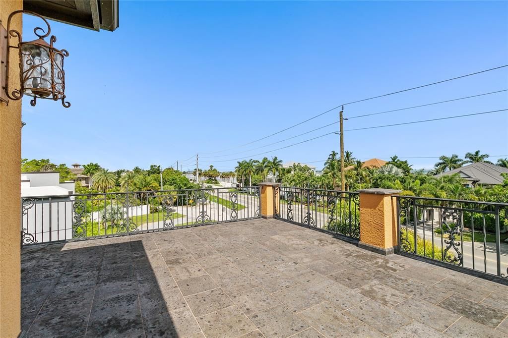 For Sale: $4,995,000 (4 beds, 4 baths, 5160 Square Feet)