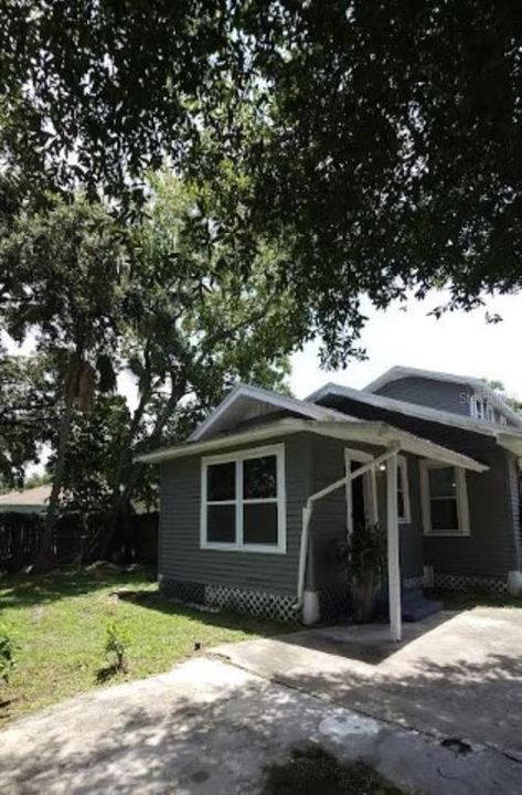 Active With Contract: $2,495 (3 beds, 2 baths, 1279 Square Feet)