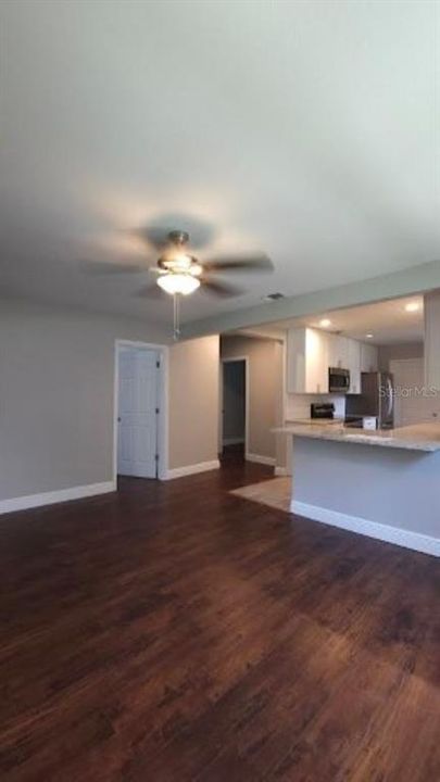 Active With Contract: $2,495 (3 beds, 2 baths, 1279 Square Feet)