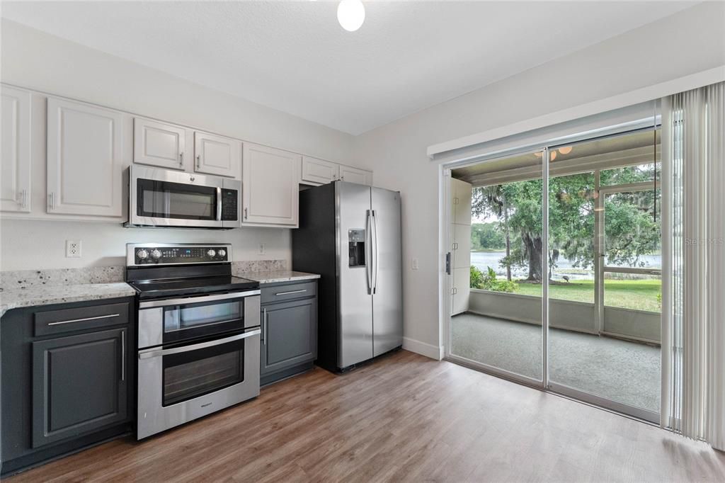 For Sale: $259,000 (2 beds, 2 baths, 1095 Square Feet)