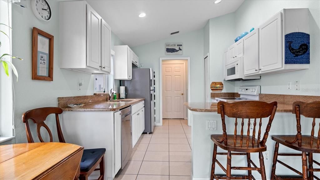 For Sale: $339,900 (3 beds, 2 baths, 1422 Square Feet)