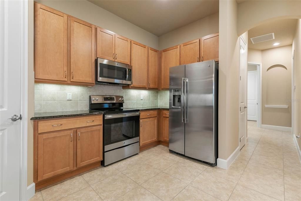 Active With Contract: $349,900 (2 beds, 2 baths, 1510 Square Feet)