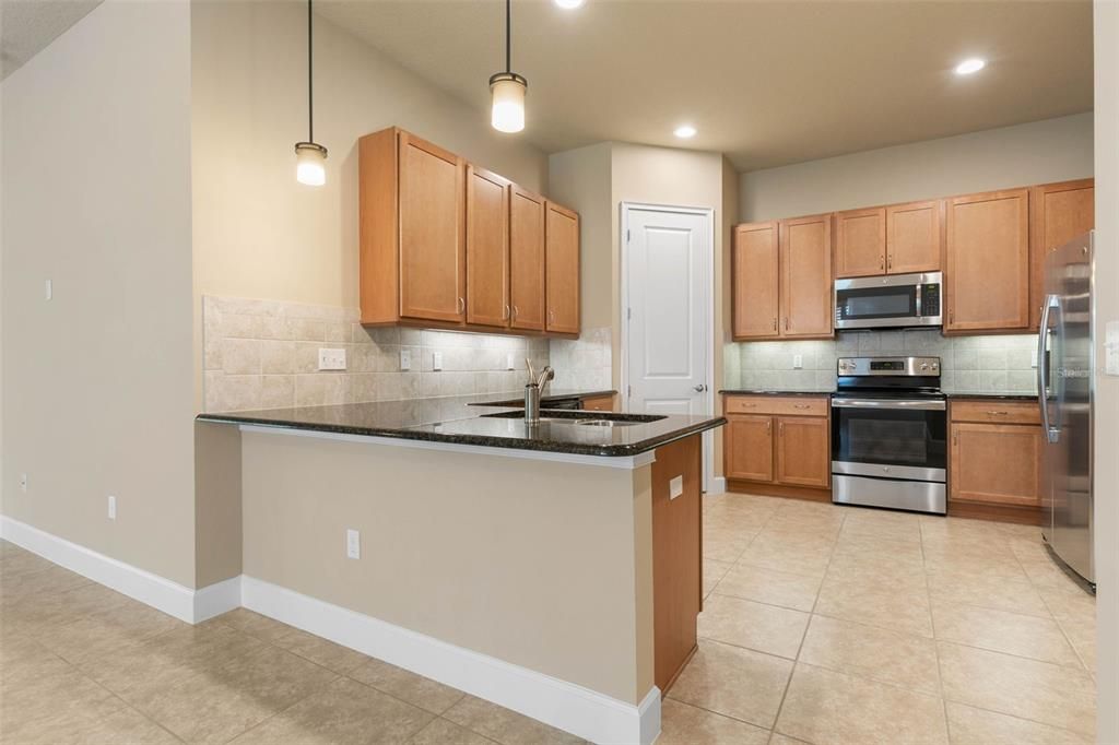 Active With Contract: $349,900 (2 beds, 2 baths, 1510 Square Feet)