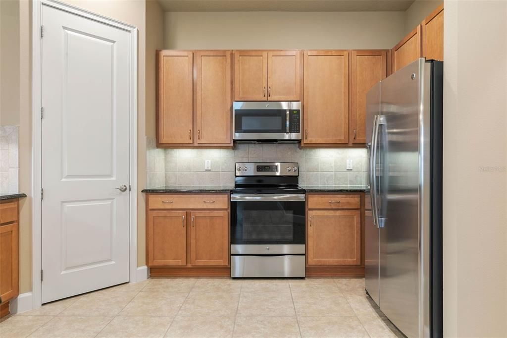 Active With Contract: $349,900 (2 beds, 2 baths, 1510 Square Feet)