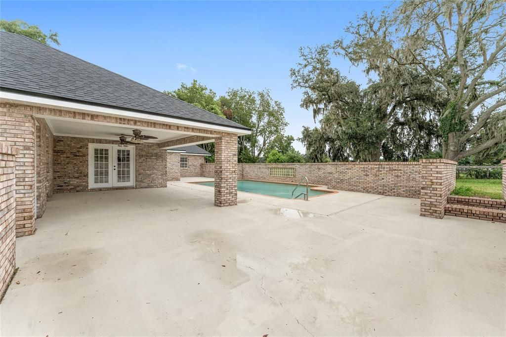 Covered Patio Area