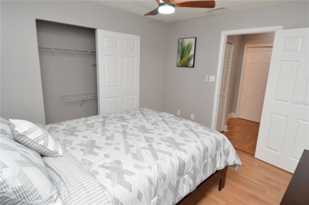 Active With Contract: $2,300 (2 beds, 2 baths, 1284 Square Feet)