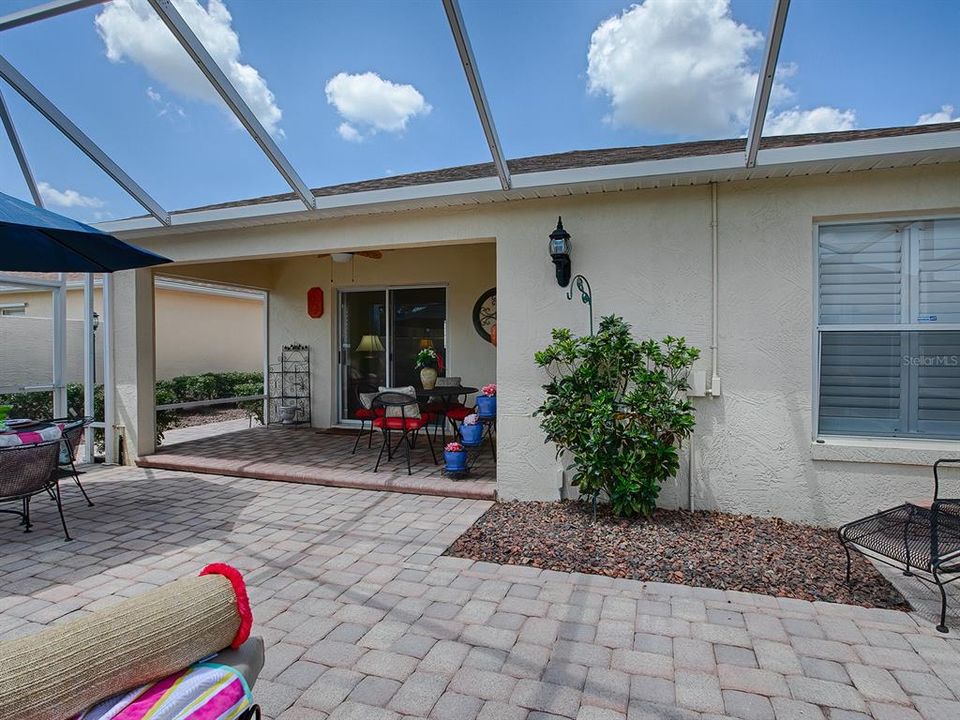 Active With Contract: $2,200 (2 beds, 2 baths, 1102 Square Feet)