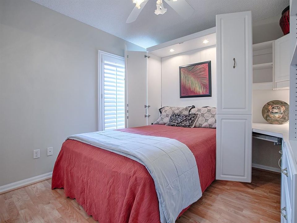 Active With Contract: $2,200 (2 beds, 2 baths, 1102 Square Feet)