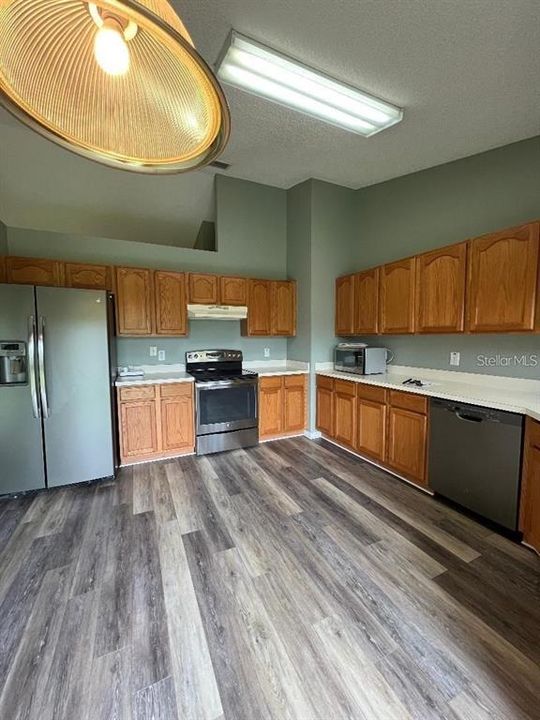 For Rent: $1,995 (3 beds, 2 baths, 1554 Square Feet)