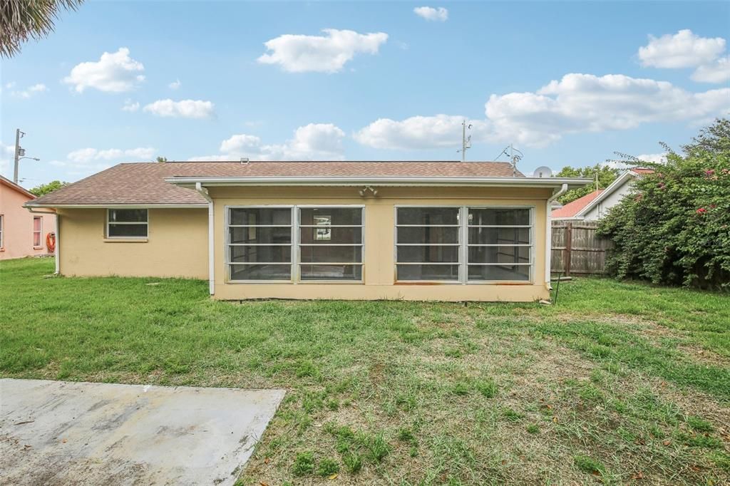 Active With Contract: $239,900 (2 beds, 2 baths, 1194 Square Feet)