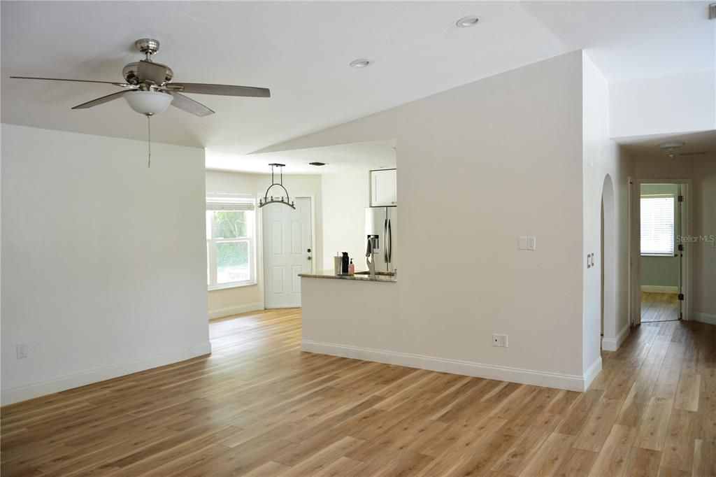 Active With Contract: $339,000 (3 beds, 2 baths, 2106 Square Feet)