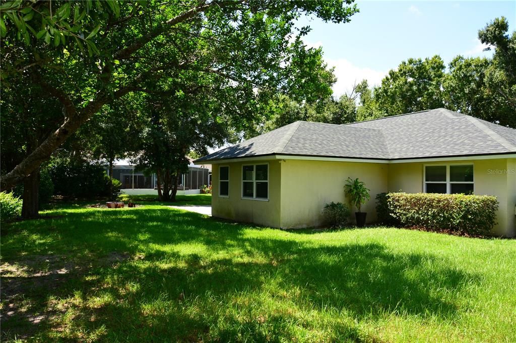 Active With Contract: $339,000 (3 beds, 2 baths, 2106 Square Feet)