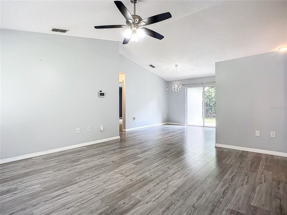 For Rent: $2,000 (3 beds, 2 baths, 1346 Square Feet)