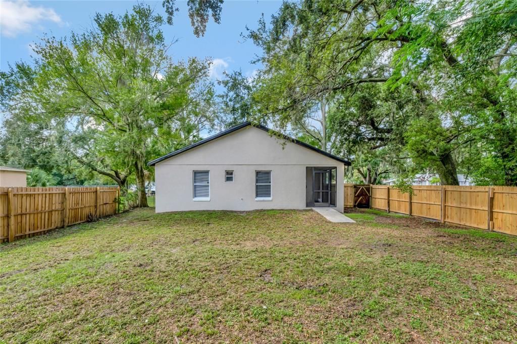 For Sale: $324,000 (3 beds, 2 baths, 1225 Square Feet)