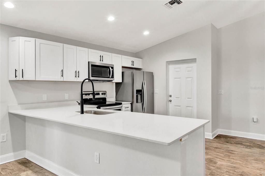 For Sale: $324,000 (3 beds, 2 baths, 1225 Square Feet)