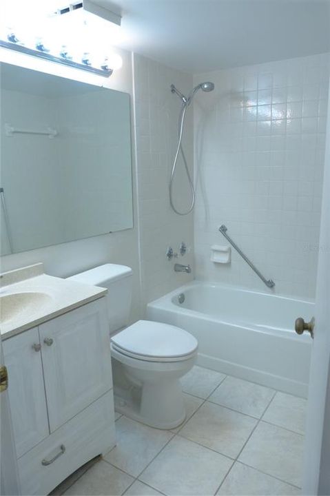 For Rent: $1,600 (2 beds, 2 baths, 979 Square Feet)