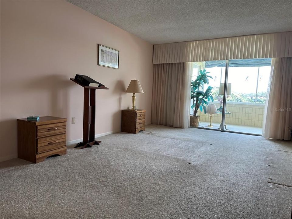 For Sale: $114,500 (2 beds, 2 baths, 1029 Square Feet)