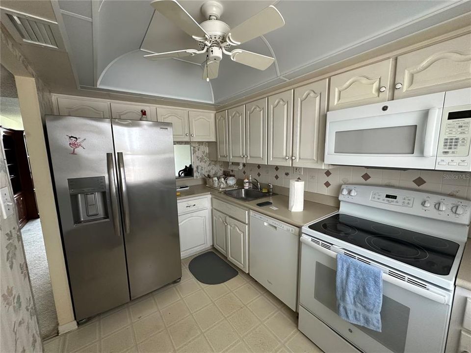 For Sale: $114,500 (2 beds, 2 baths, 1029 Square Feet)