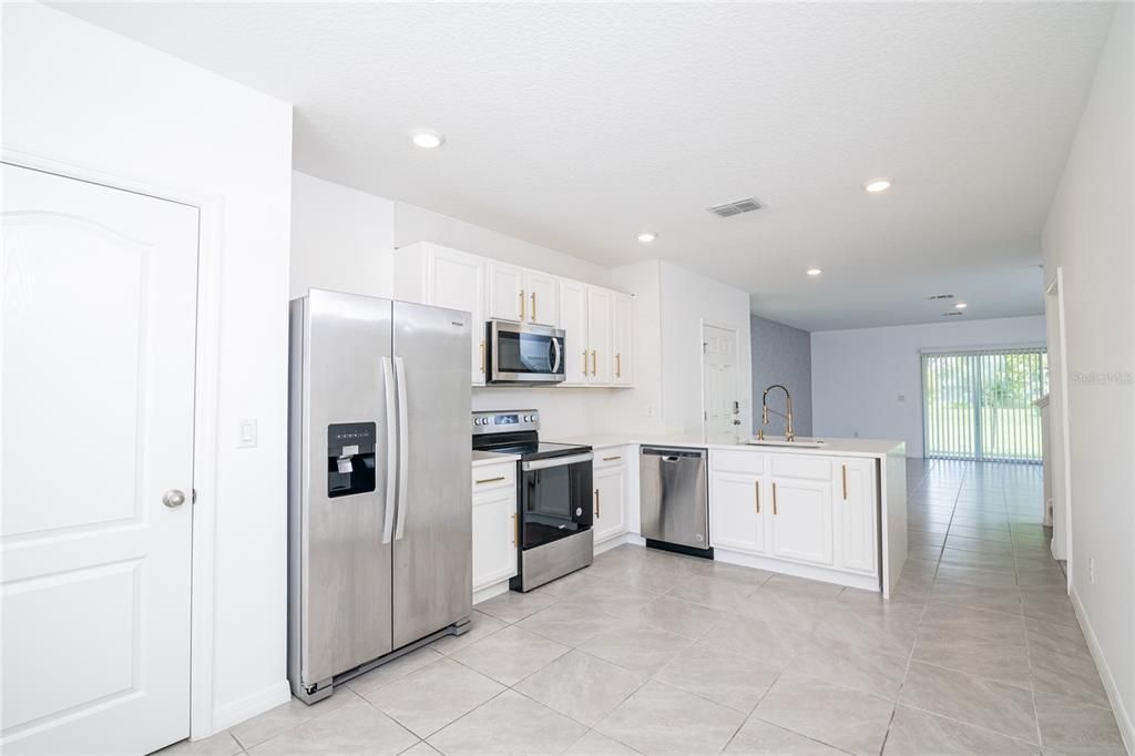 Active With Contract: $2,490 (3 beds, 2 baths, 1530 Square Feet)