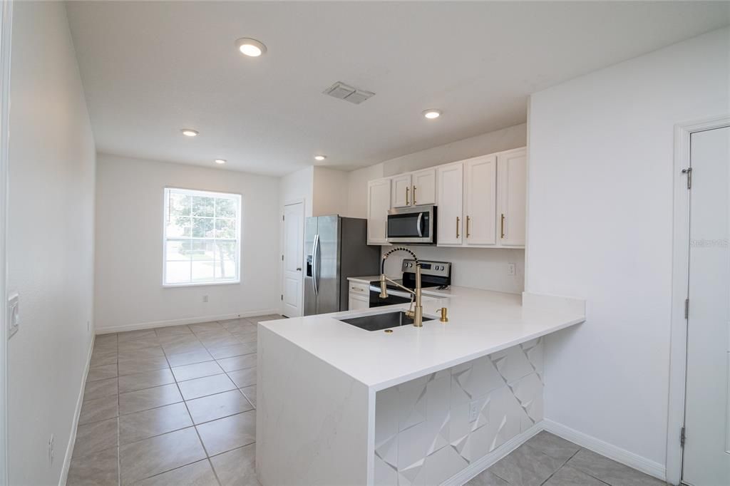 Active With Contract: $2,490 (3 beds, 2 baths, 1530 Square Feet)