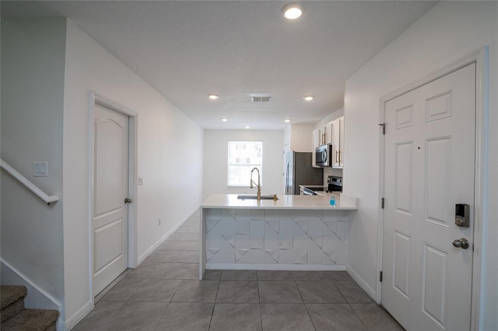 Active With Contract: $2,490 (3 beds, 2 baths, 1530 Square Feet)